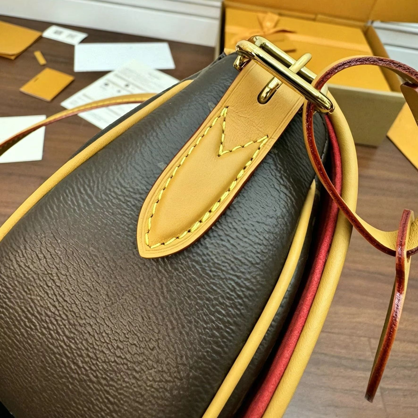 Tote Bag Leather Monogram - Monogram Kanvas Silindirik Çapraz Askılı Çanta,
