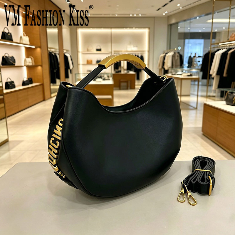 Luxury Bags Sell - Demi-cercle Kadınlar İçin Altın Harfli Çanta,