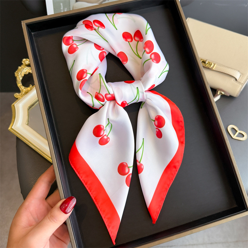 Luxury Bags China - Lüks Kare Saten Eşarp Kadın Sevimli