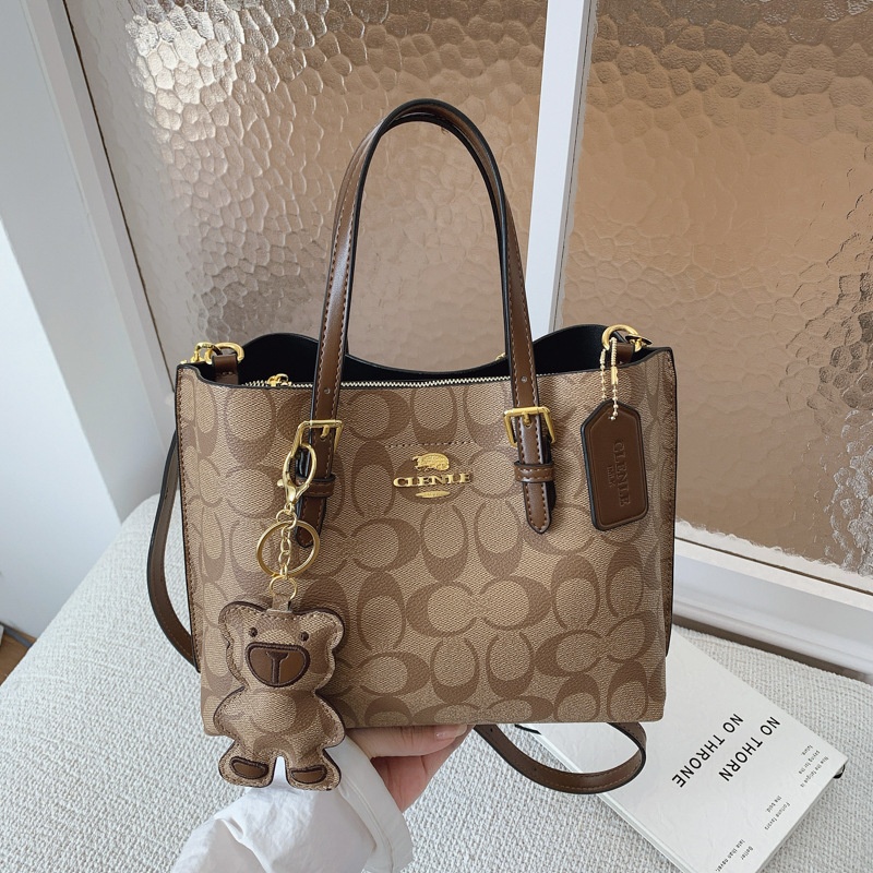 Tote Bag Leather Monogram - Kadınlar için Klasik Tarzda Zarif Monogram